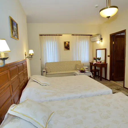 Efes Butik 3*